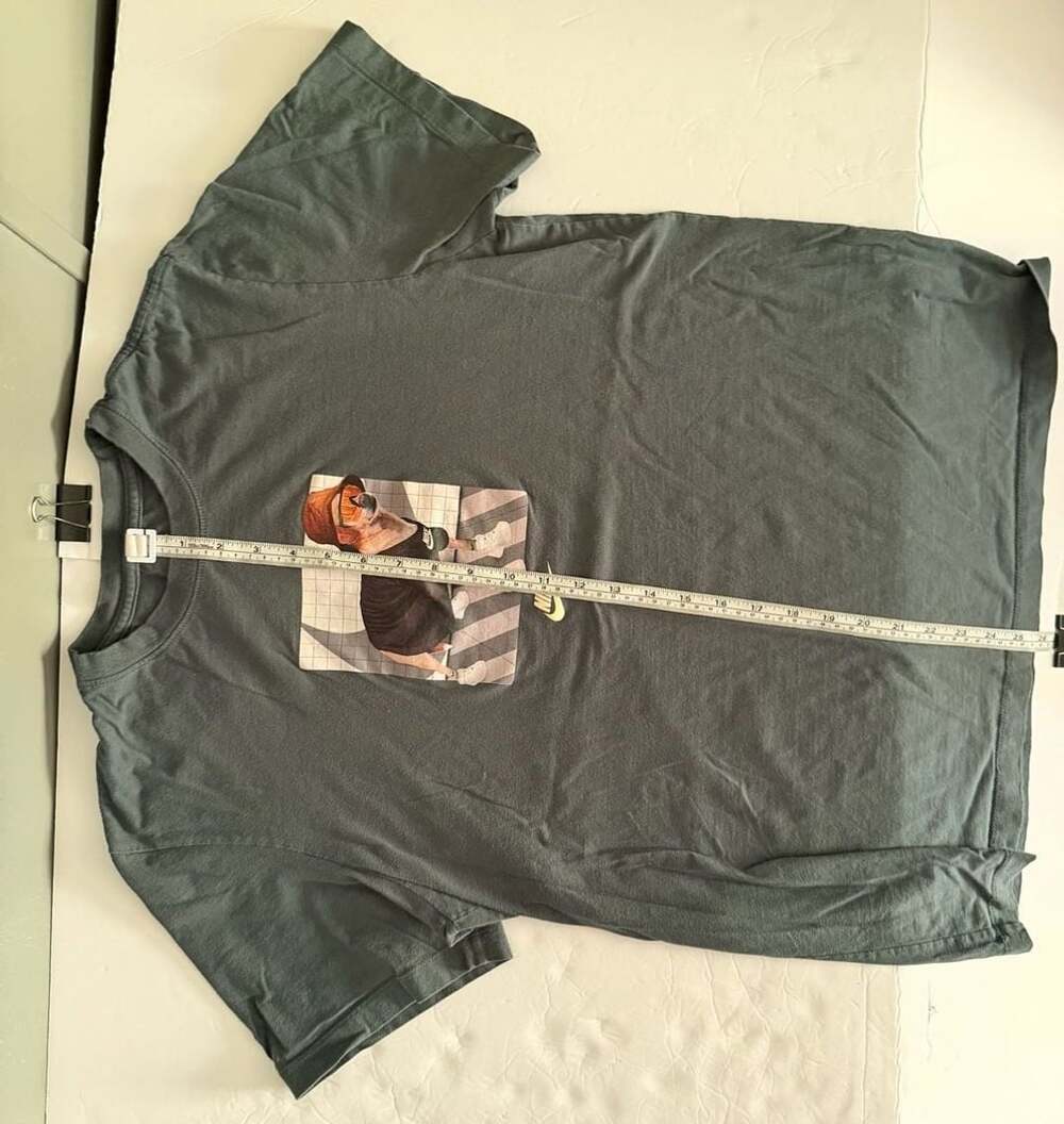 Nike The Nike Tee Graphic Dog in Sunglasses T-Shirt Size L - Picture 5 of 6
